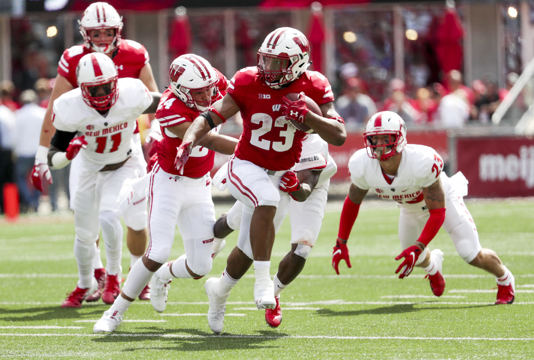 Wisconsin Badgers 45, New Mexico Lobos 14